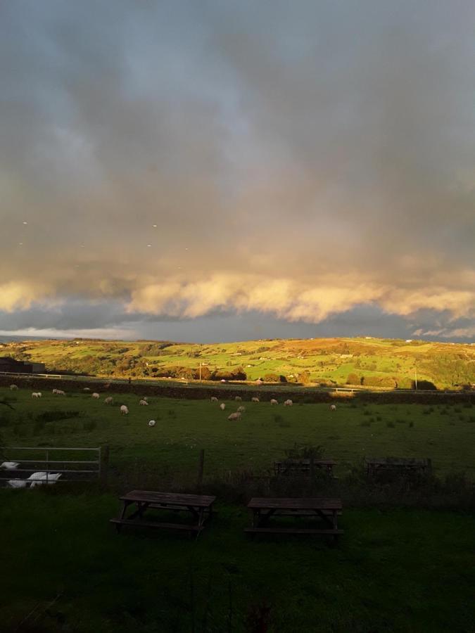 Stones Cottage Farm: Rural Retreat with Gaming Barn and EV Charging Oxenhope Exterior photo