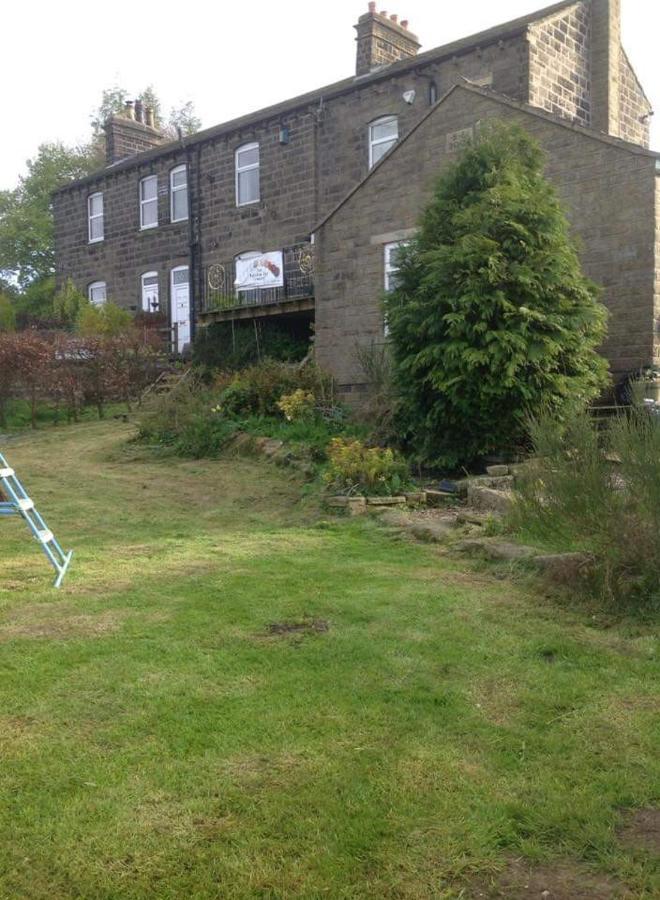 Stones Cottage Farm: Rural Retreat with Gaming Barn and EV Charging Oxenhope Exterior photo