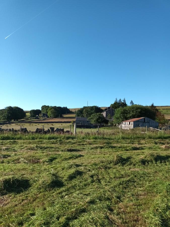 Stones Cottage Farm: Rural Retreat with Gaming Barn and EV Charging Oxenhope Exterior photo